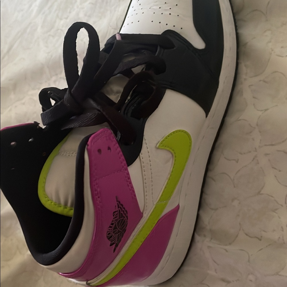 Colorful - Picture 3 of 5